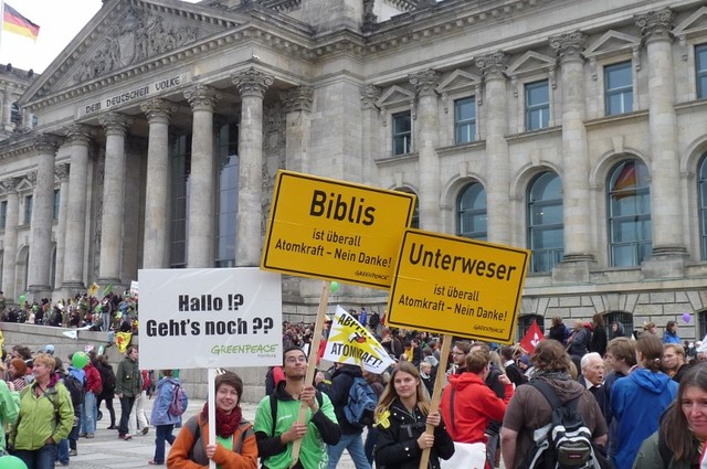 Dem deutschen Volke Demonstration gegen Atomkraft